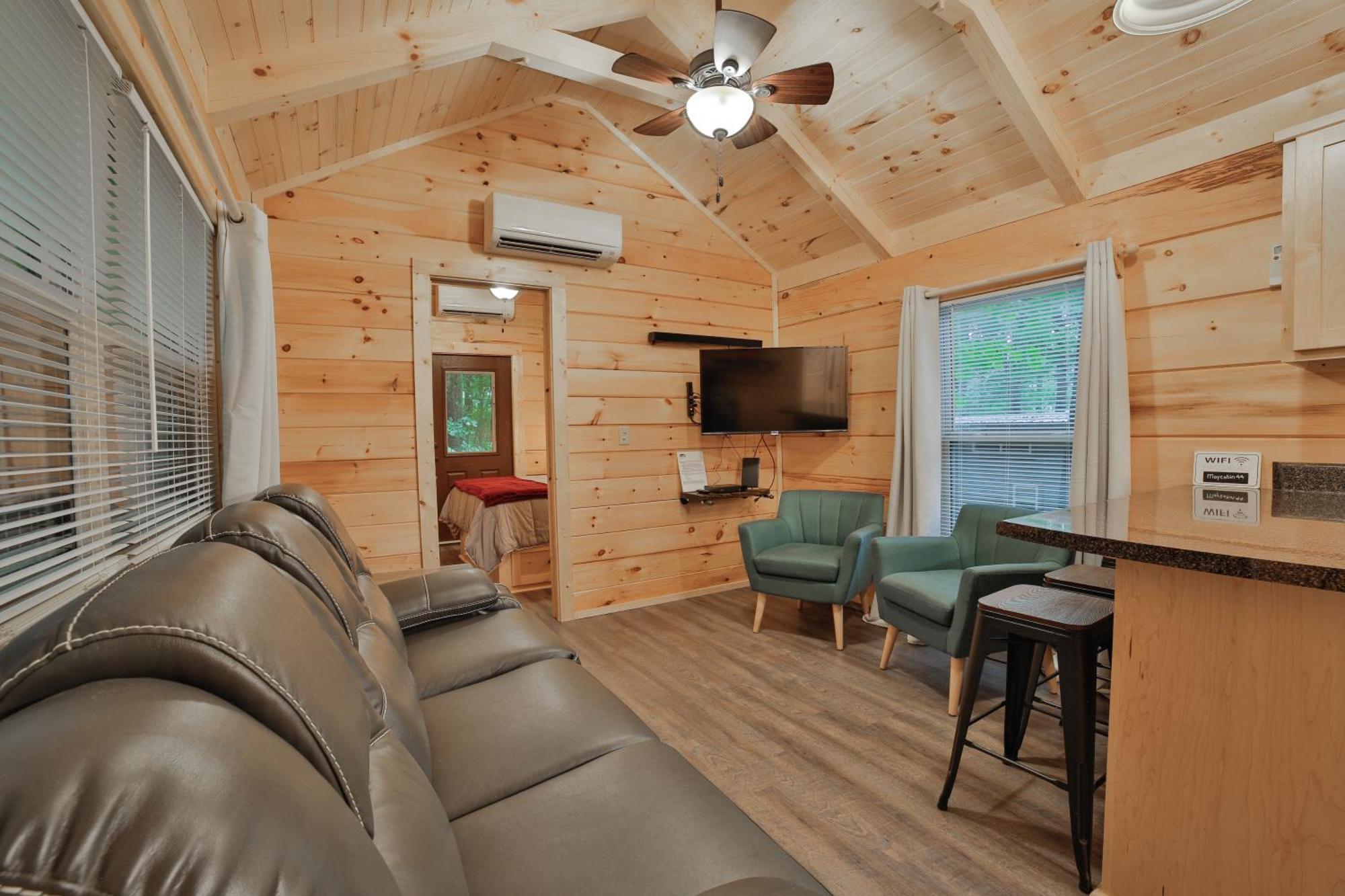 Martha Cabin Tiny Cabin By Downtown Чатануга Екстериор снимка